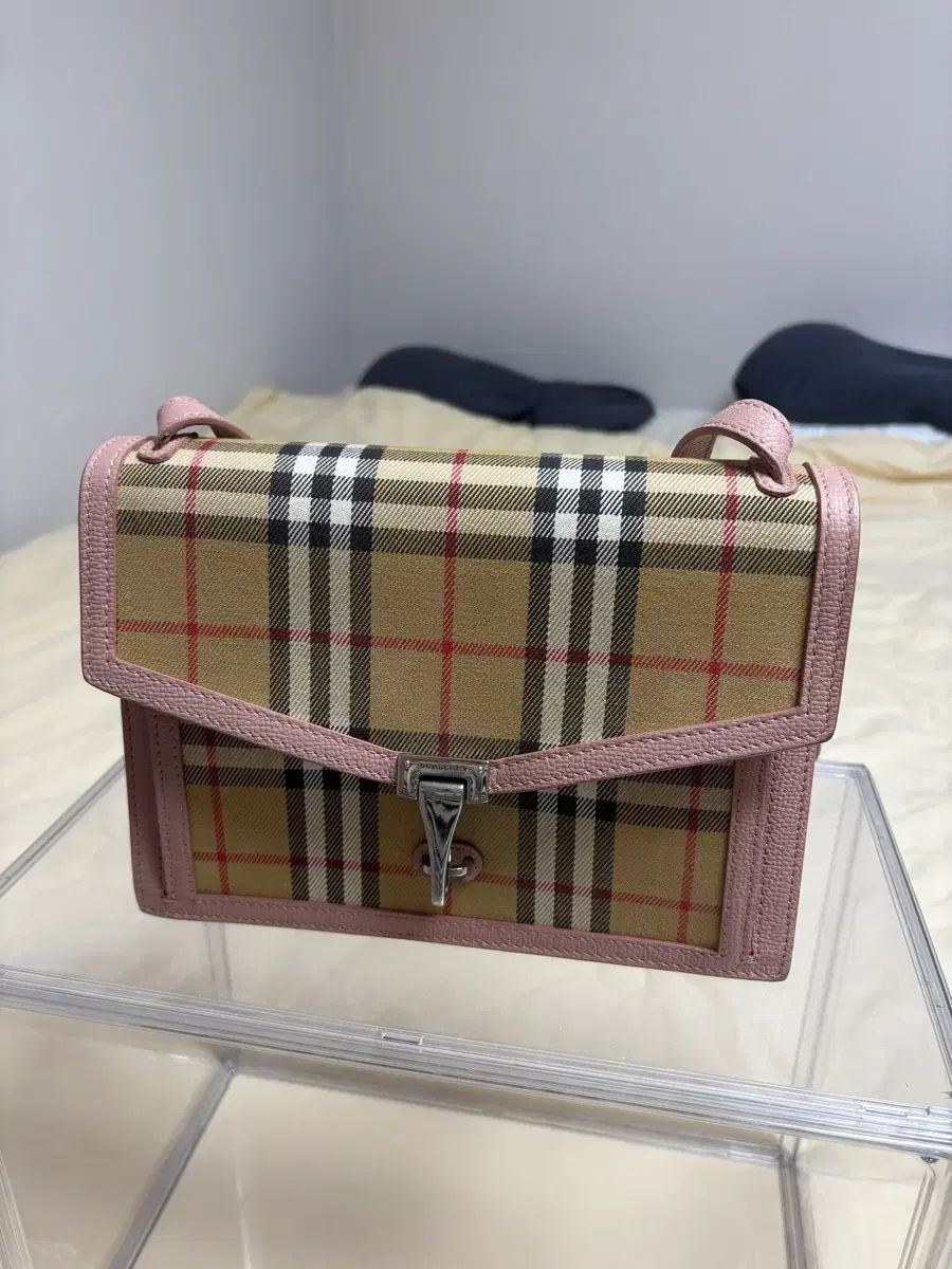 バーバリー スモール マッケン チェック クロスバッグ ASH ROSE 5回 着用