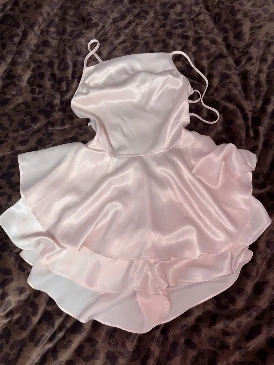 コムアウトアンドプレイ コープ シアー サテン バックレス ONE PIECE