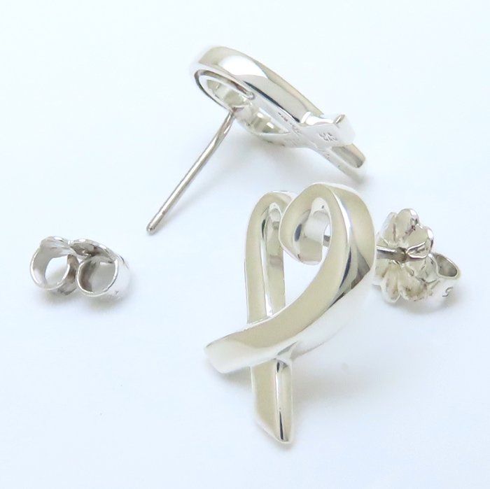 TIFFANY&Co. ティファニー ラビングハート ピアス シルバー925