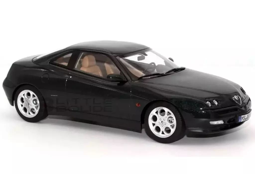ミニカー 1|18 アルファロメオ GTV 2001 コベントリーグリーンメタリック 187842