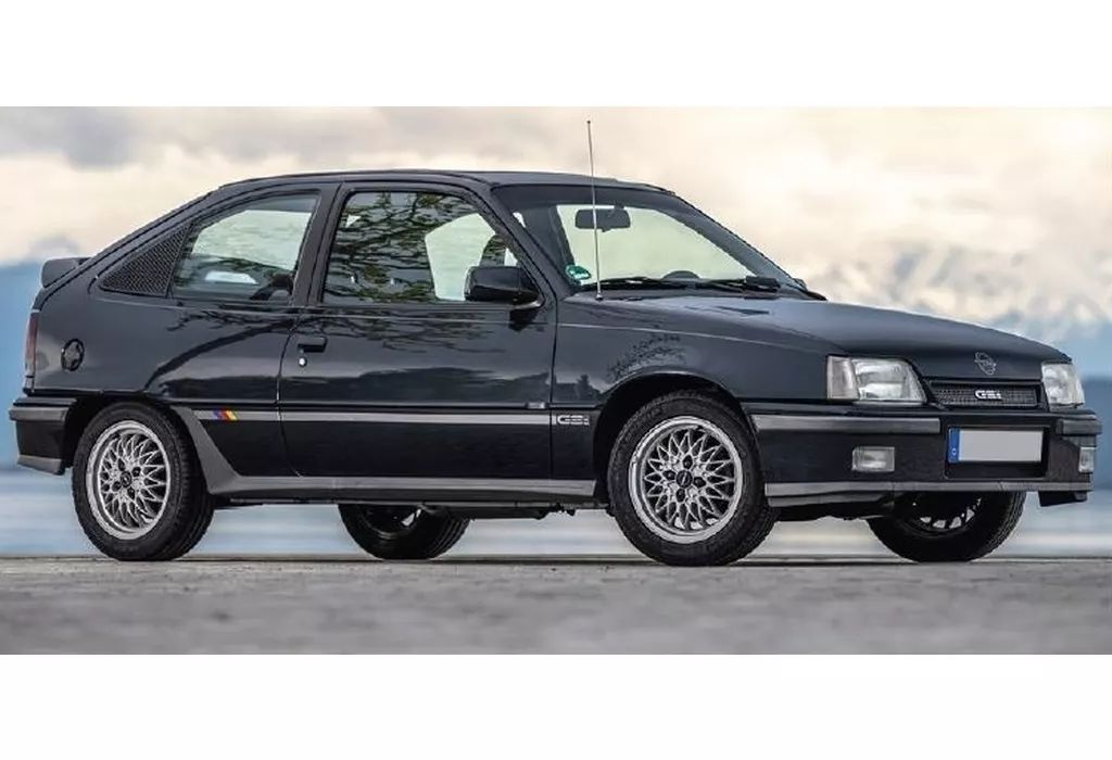 ミニカー 1|18 オペル カデット GSi 1991 ヘルムートシュミット ブラックメタリック 183617