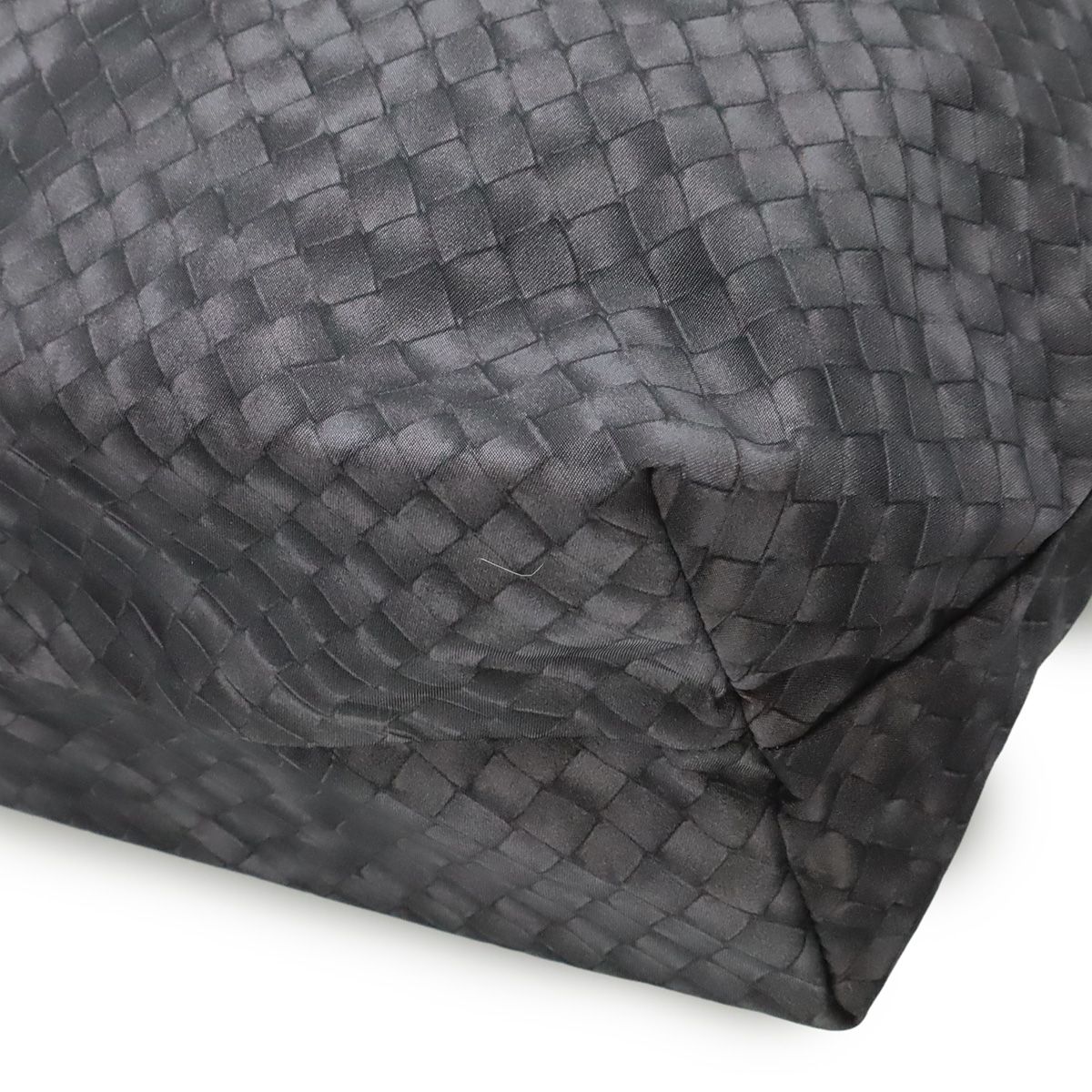 BOTTEGA VENETA ボッテガ ヴェネタ イントレッチオ リュージョン トートバッグ ショルダーバッグ ナイロン レザー グレー チャーム付き 高検索ワード トートバッグ 