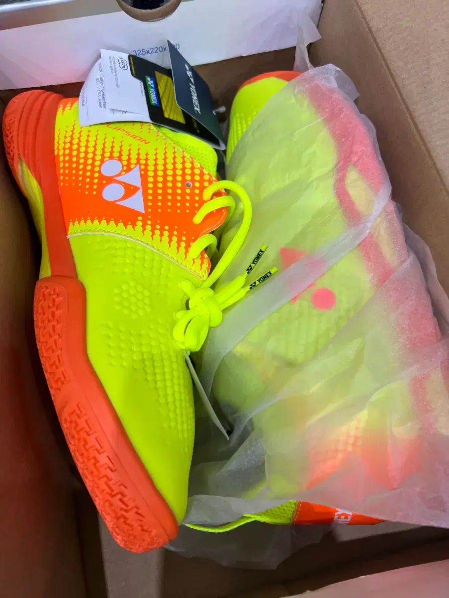 YONEX ヨネックス 립시온 バドミントンシューズ 蛍光 オレンジ