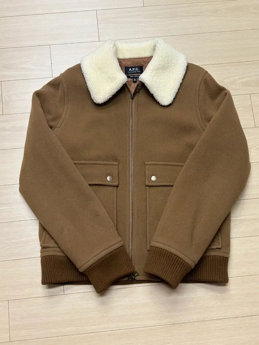 価格 A P C アーペーセー ファー カラー ジャケット キャメル 36