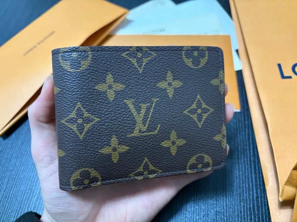 Louis Vuitton ルイヴィトン マルチ モノグラム 二つ折り財布 NFC TAG タグ