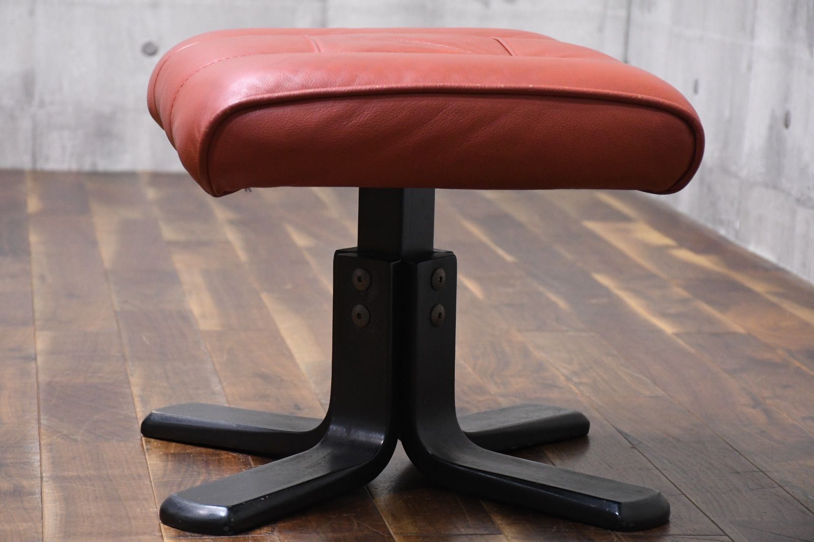 DLK151 マルニ木工 レザー/本革張り オットマン フットスツール 足置き 1096 マルニ木工 / 友坐(ゆうざ) オットマン 全2脚 | 家具の富士