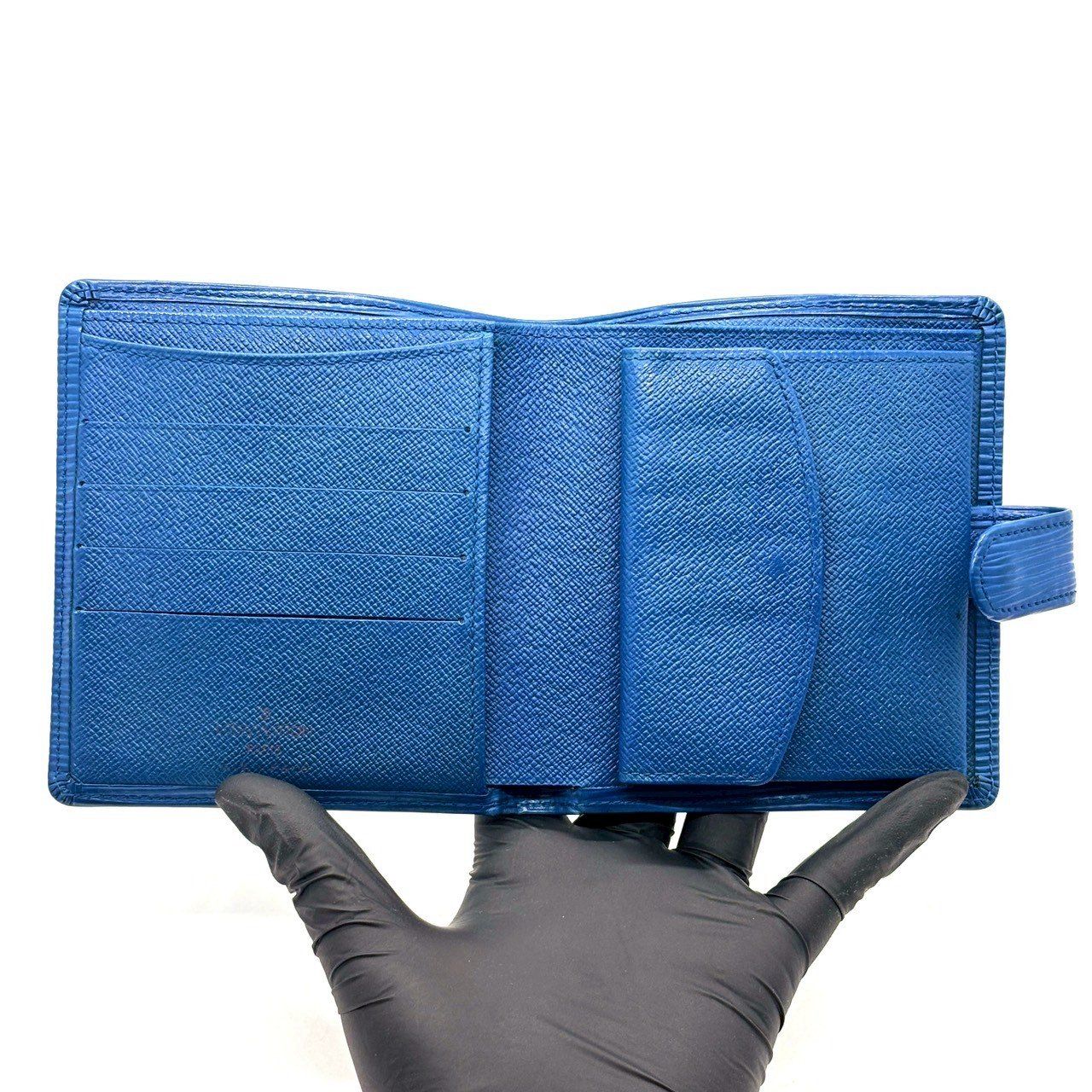 ロゴを主張しない選択】 LOUIS VUITTON エピ 二つ折り財布 ポルトビエ