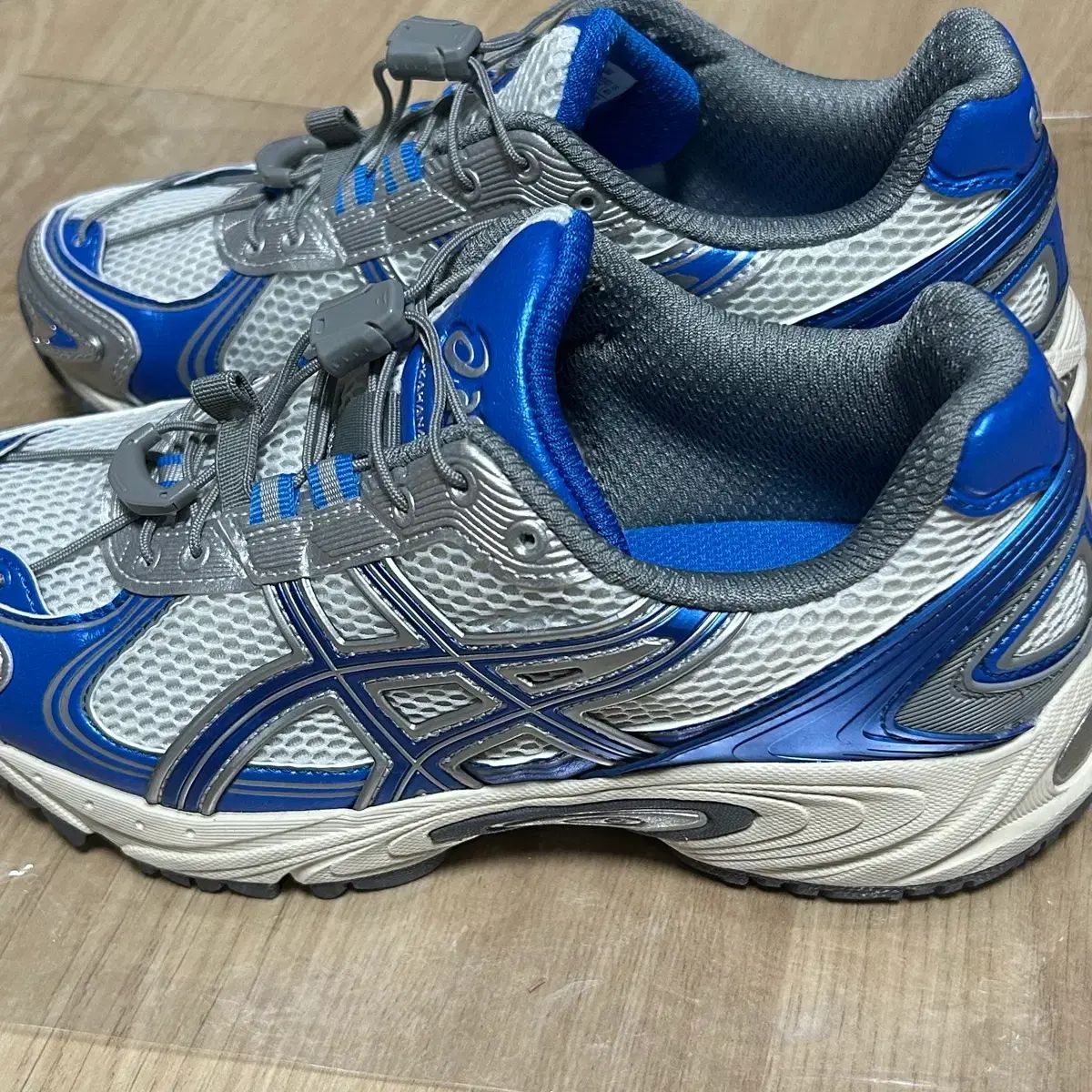 アシックス ゲル カハナ TR V 4 白イリュージョン ブルー シューズ