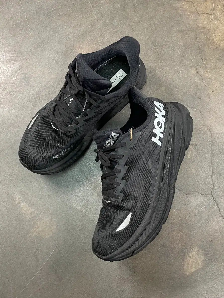 ホカクリフトン9 GTX シューズ