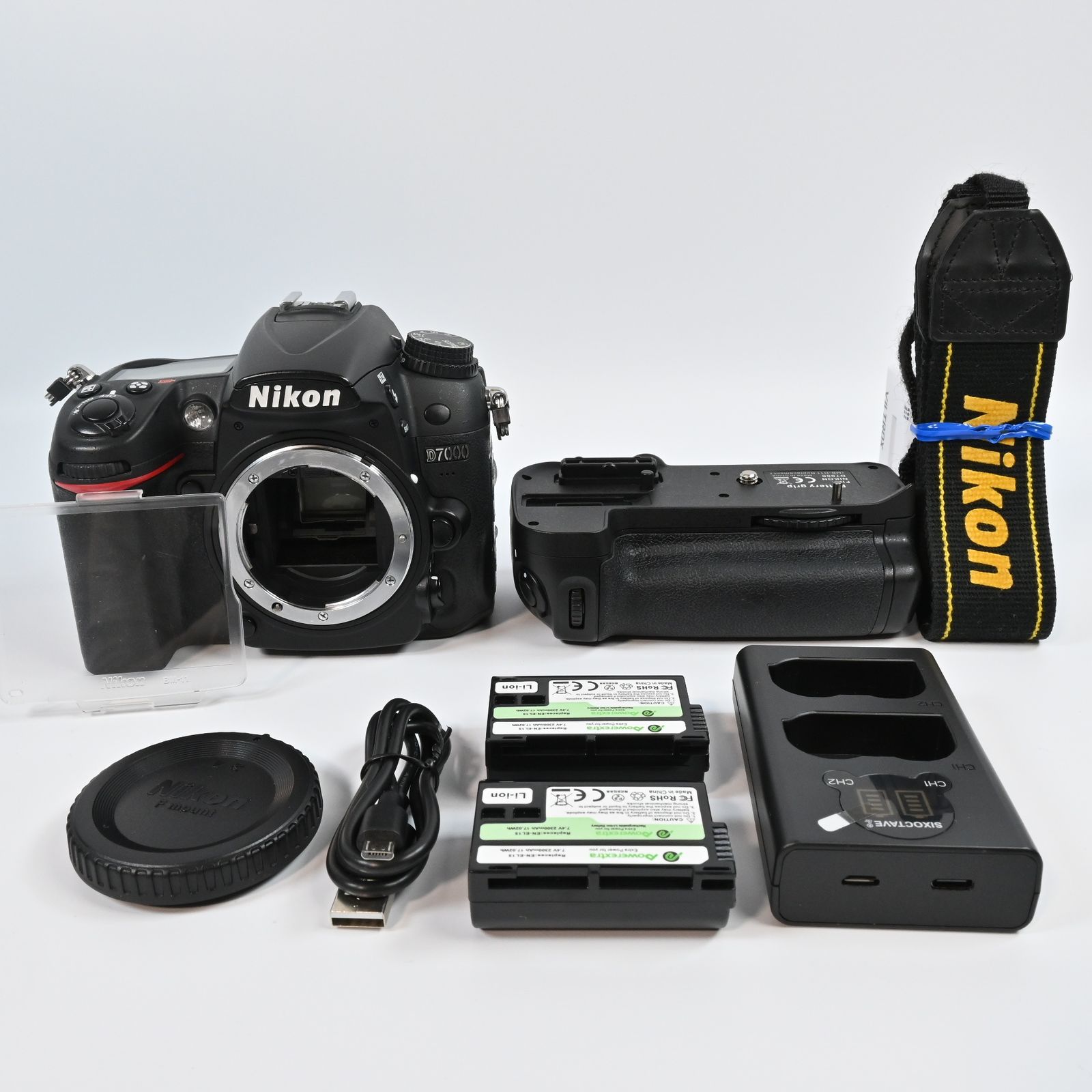 Nikon D7000 ボディ ショット数 24039回 バッテリーグリップ付き