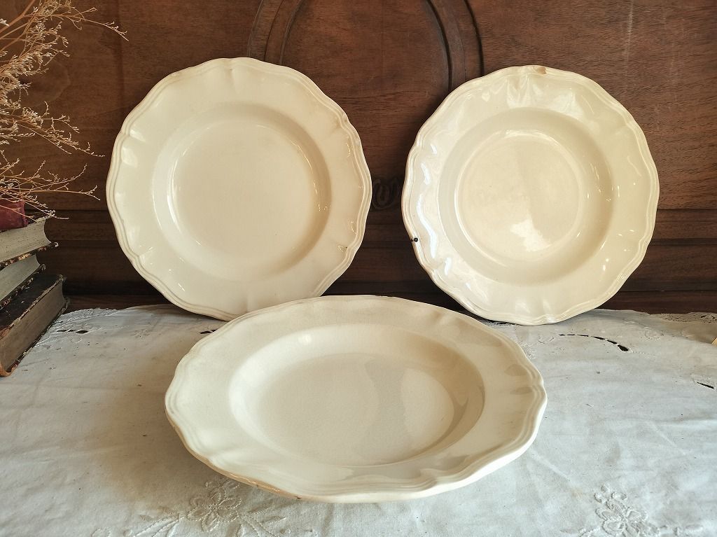 フランス アンティーク サルグミンヌ 花リム ティーセット 2客セット サルグミンヌ 花リム カップ&ソーサー アイボリー