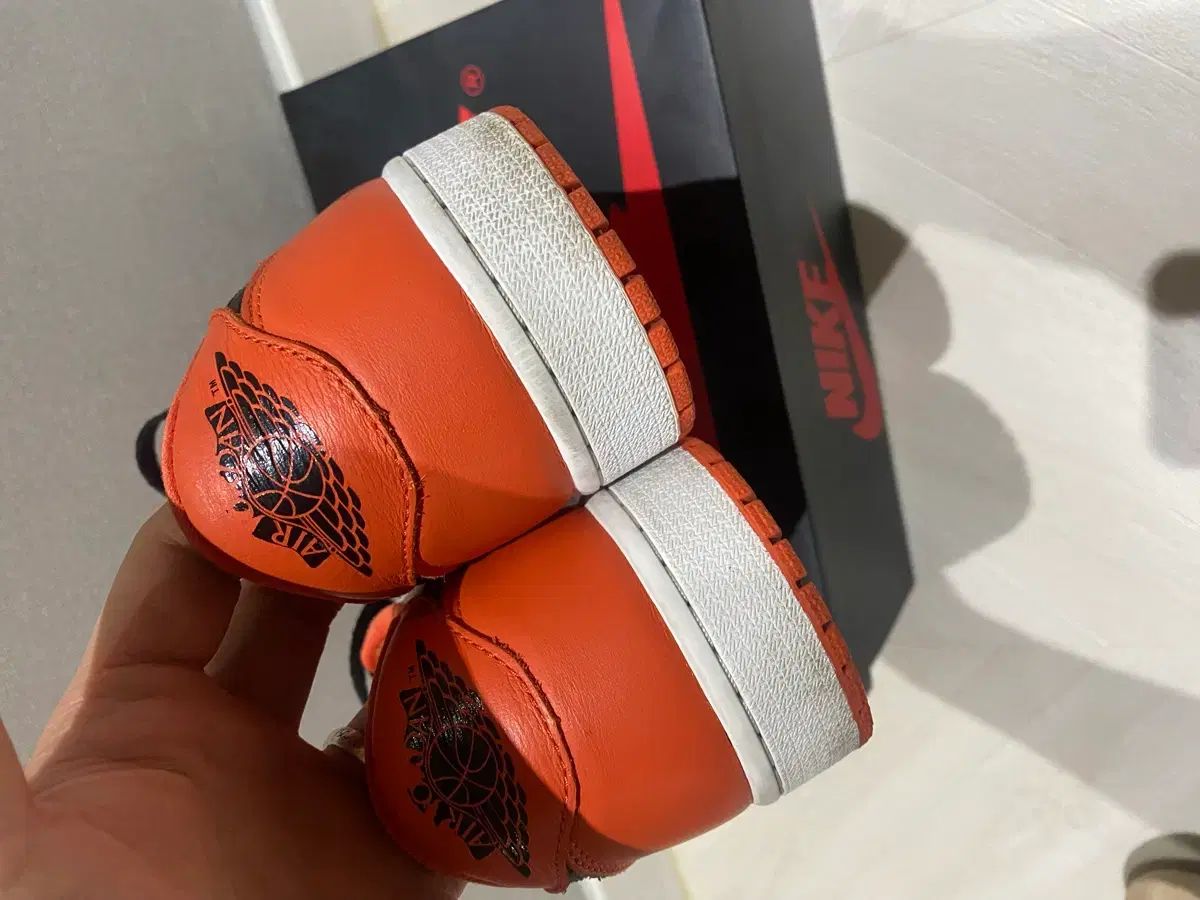 ジョーダン1 ロー