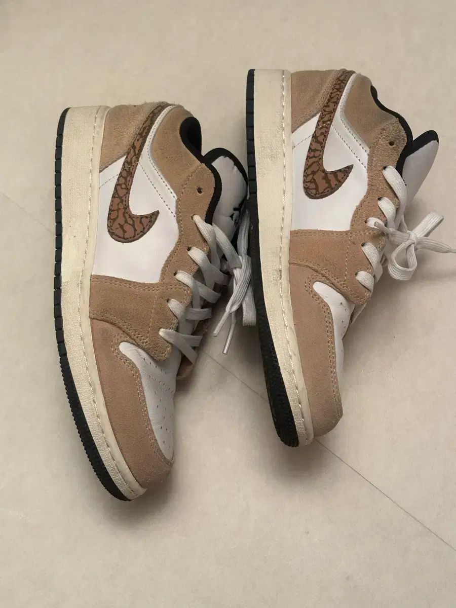 ナイキ エア ジョーダン 1 ロー ブラウン エレファント 240