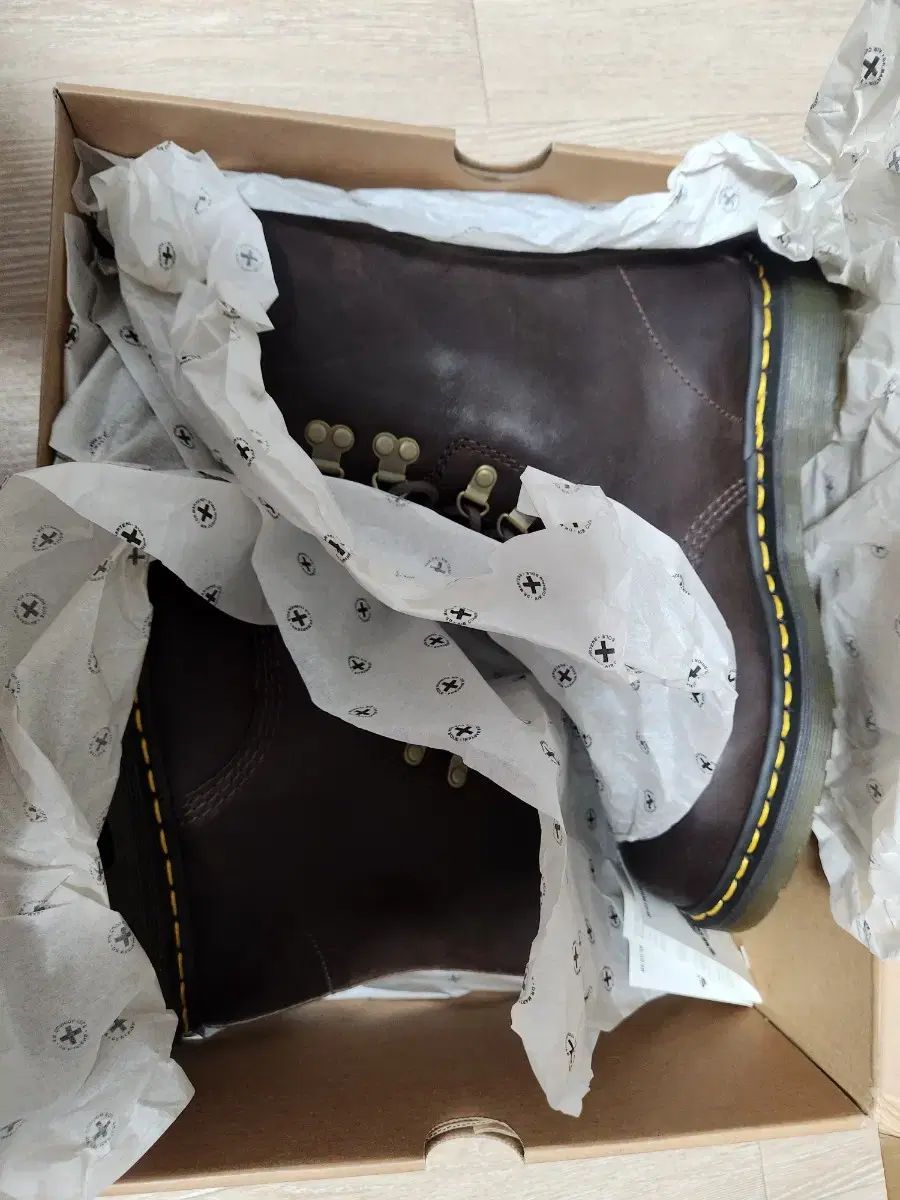 ドクターマーチン ブラック ロング ブーツ ダークブラウン