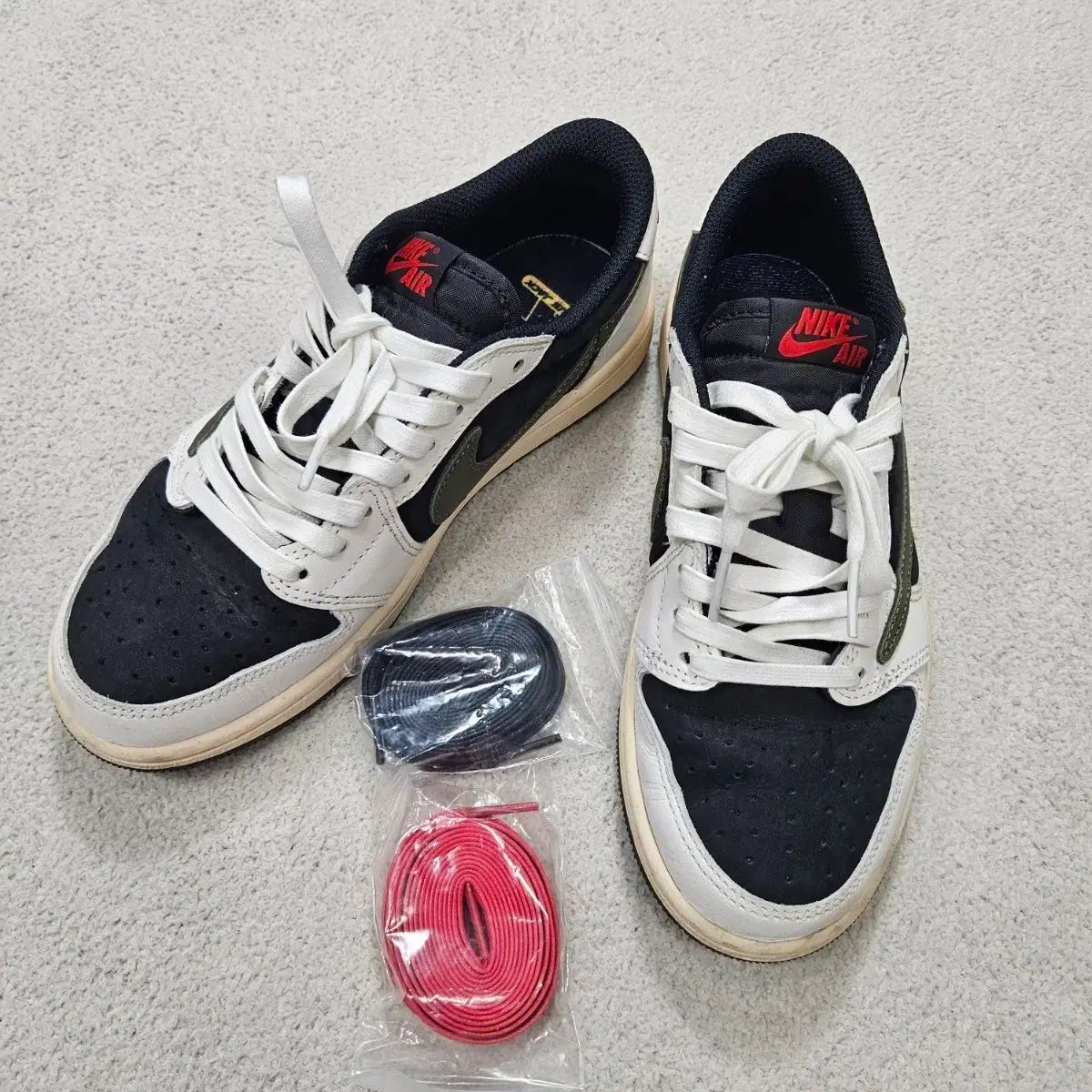 ジョーダン1 トラヴィススコット 235 オリーブ