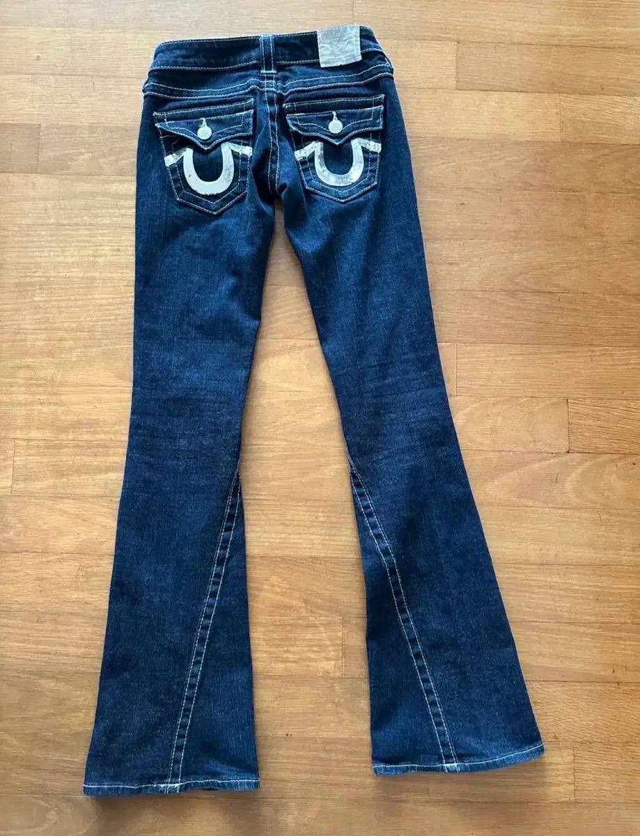 トゥルーレリジョン ブーツカット デニム 24