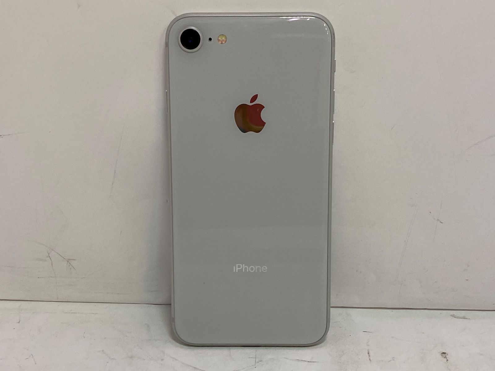 スマホ iPhone 8 64 GB SIMフリー