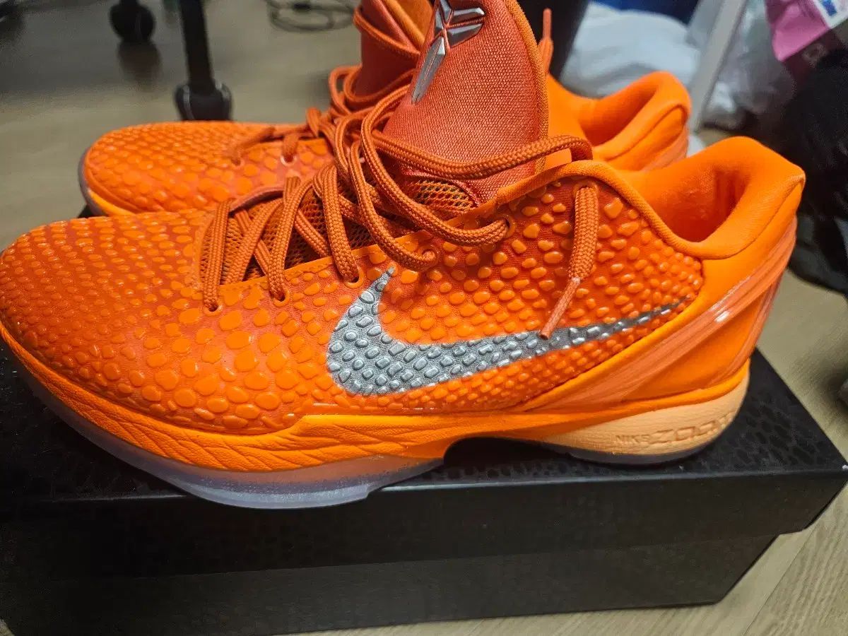 ナイキ コービー6 プロトロ トゥーオレンジ