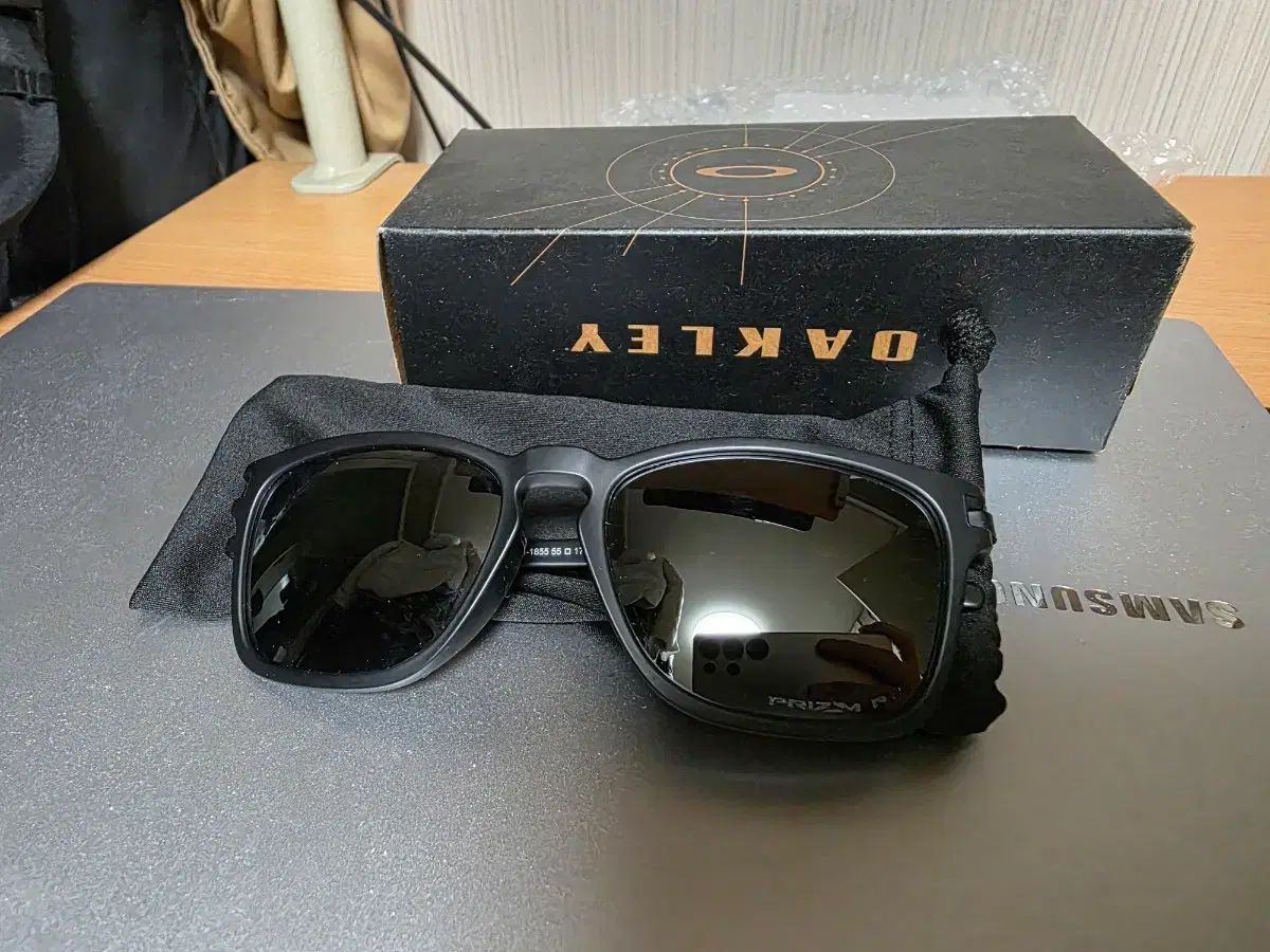 オークリー LATCH サングラス 009358