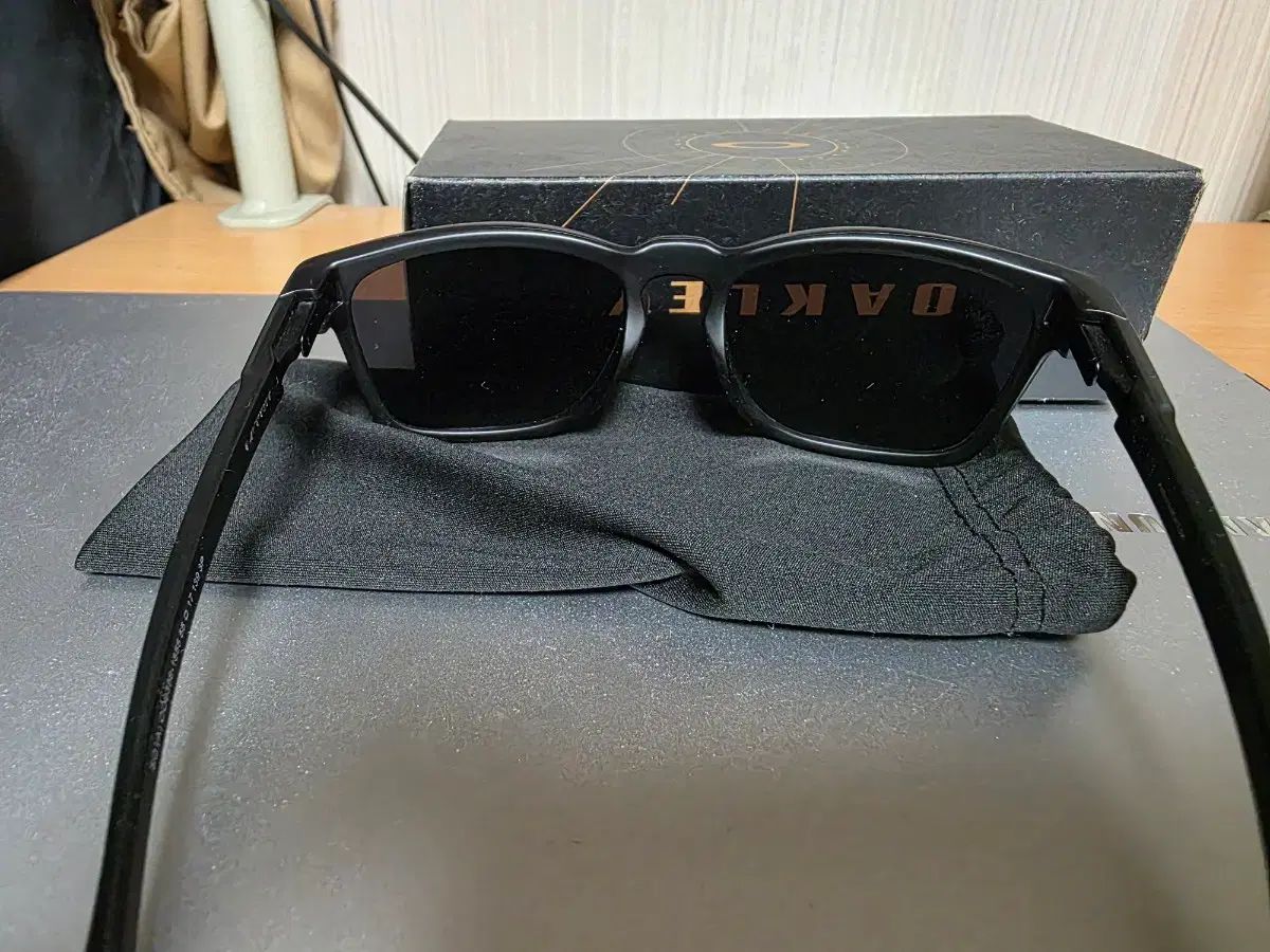 オークリー LATCH サングラス 009358