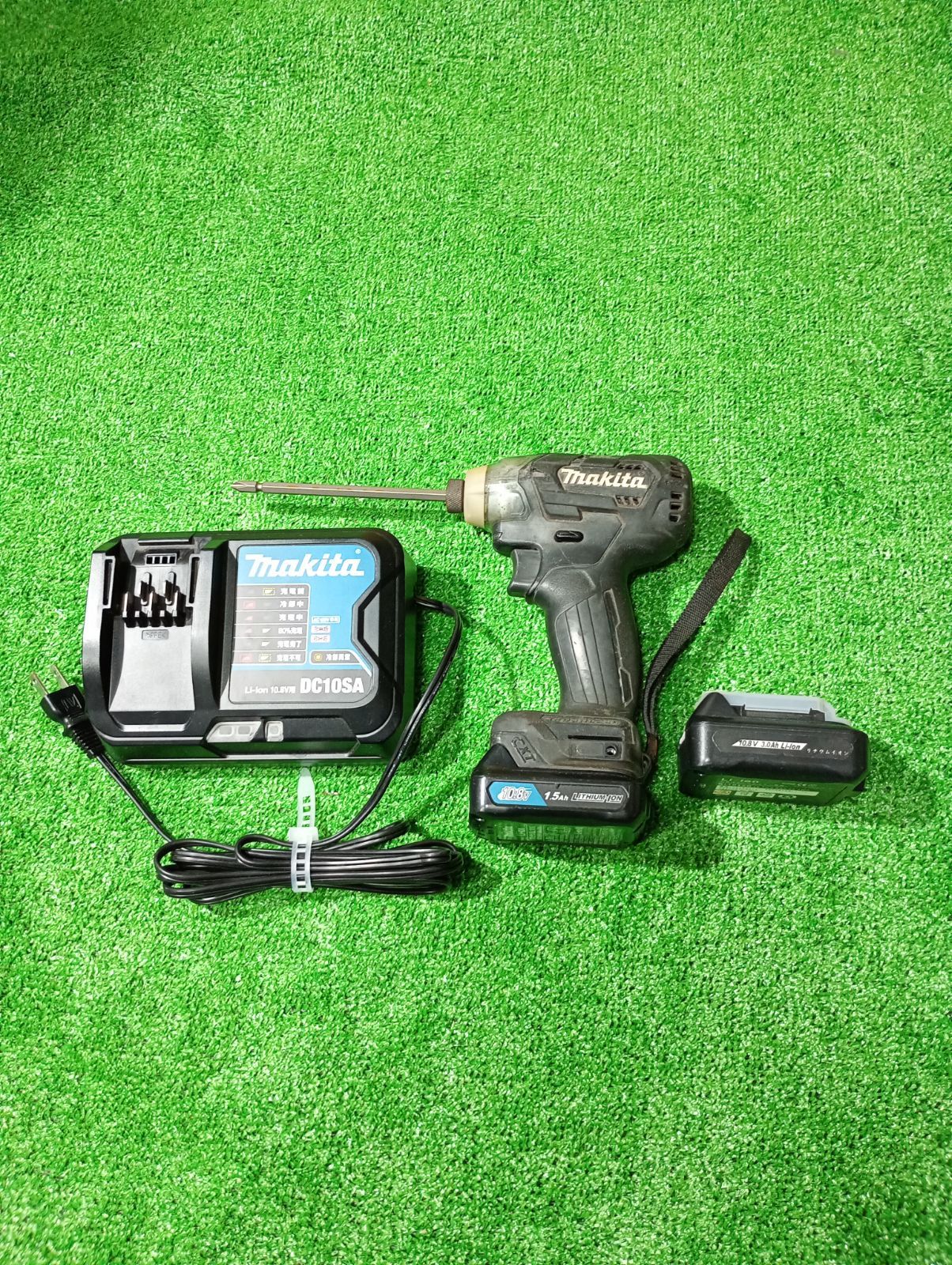 マキタ充電式インパクトドライバー TD 111 D