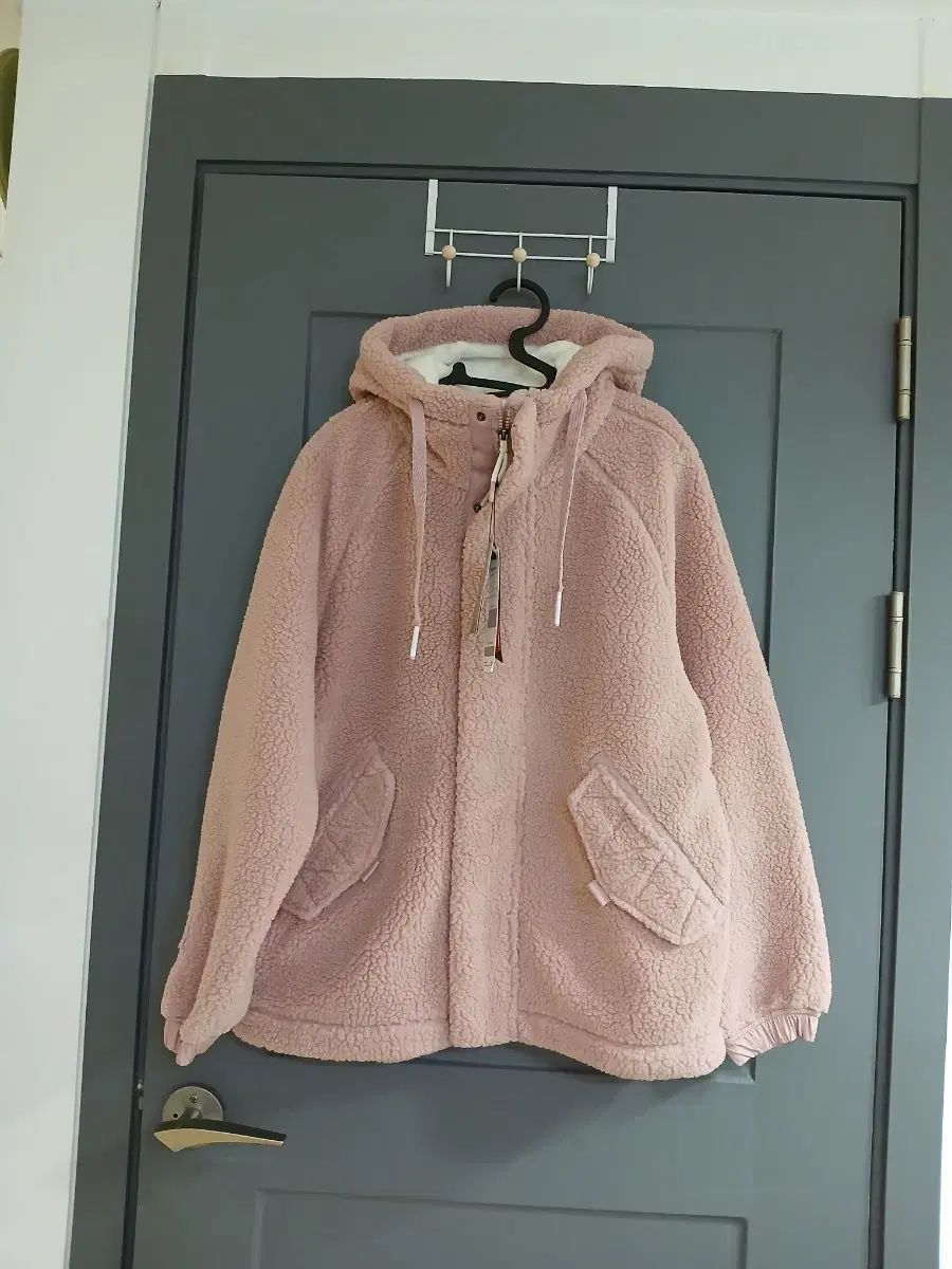 BLACK YAK ユニセックス マカロン フード 100