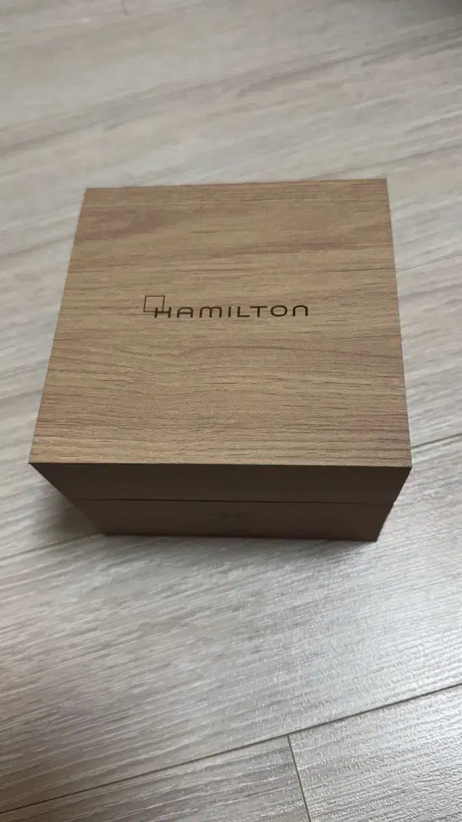 カーキフィールド