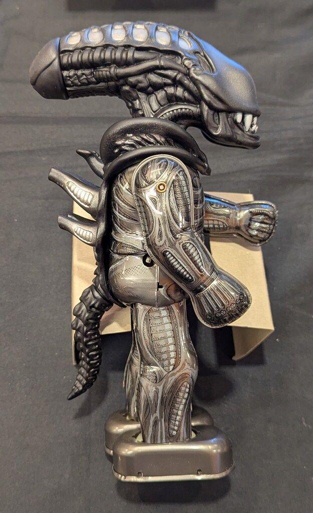 ゼンマイ歩行ブリキ