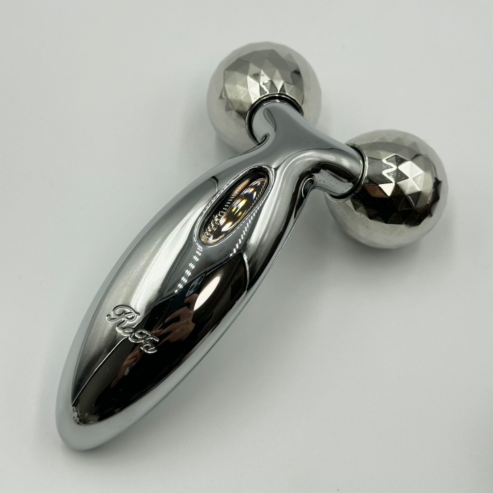 未使用ReFa CARAT 　美顔ローラー  全身にも  品番PEC-L1706 ReFa（リファ） MTG 正規品 カラット PEC-L1706 ReFa CARAT プラチナ