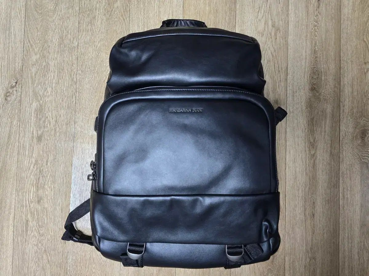 マンダリナダック シグネチャー バックパック