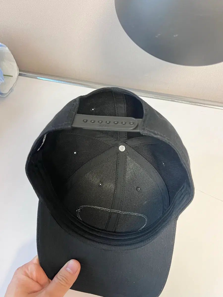 fuct 퍽트 オーバル ロゴ キャップ 大人向け ビジネスカジュアル