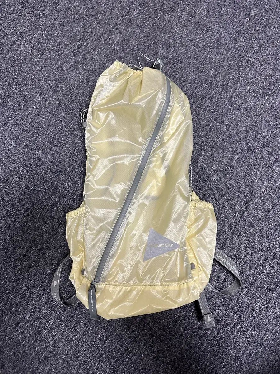 アンドワンダー 실데이パック オフホワイト バックパック