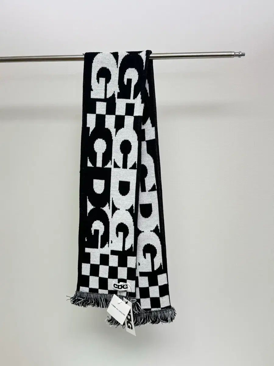 コム デ ギャルソン CDG マフラーです