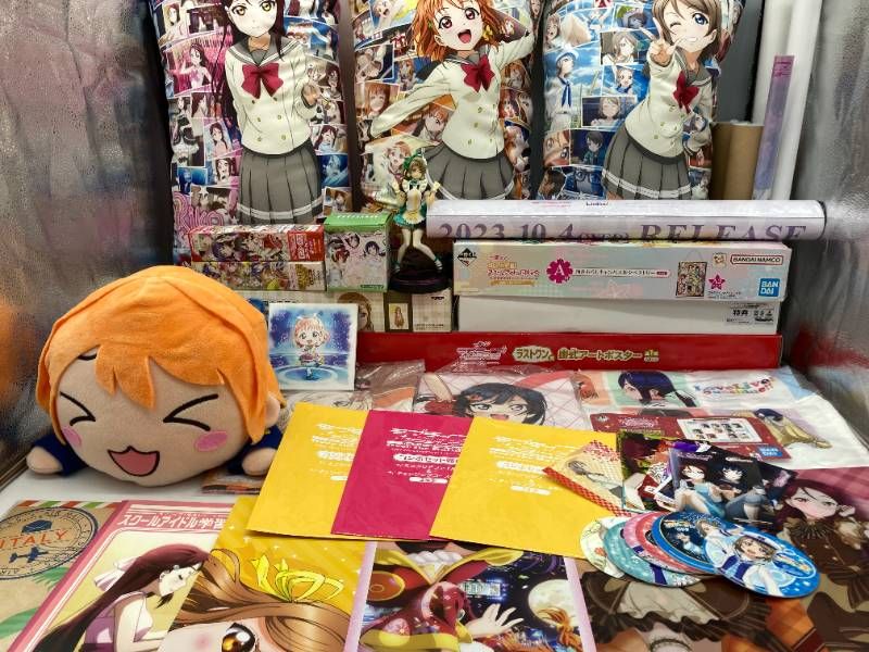 大量まとめ】ラブライブ グッズ 約4.5kg フィギュア/クッション/紙類
