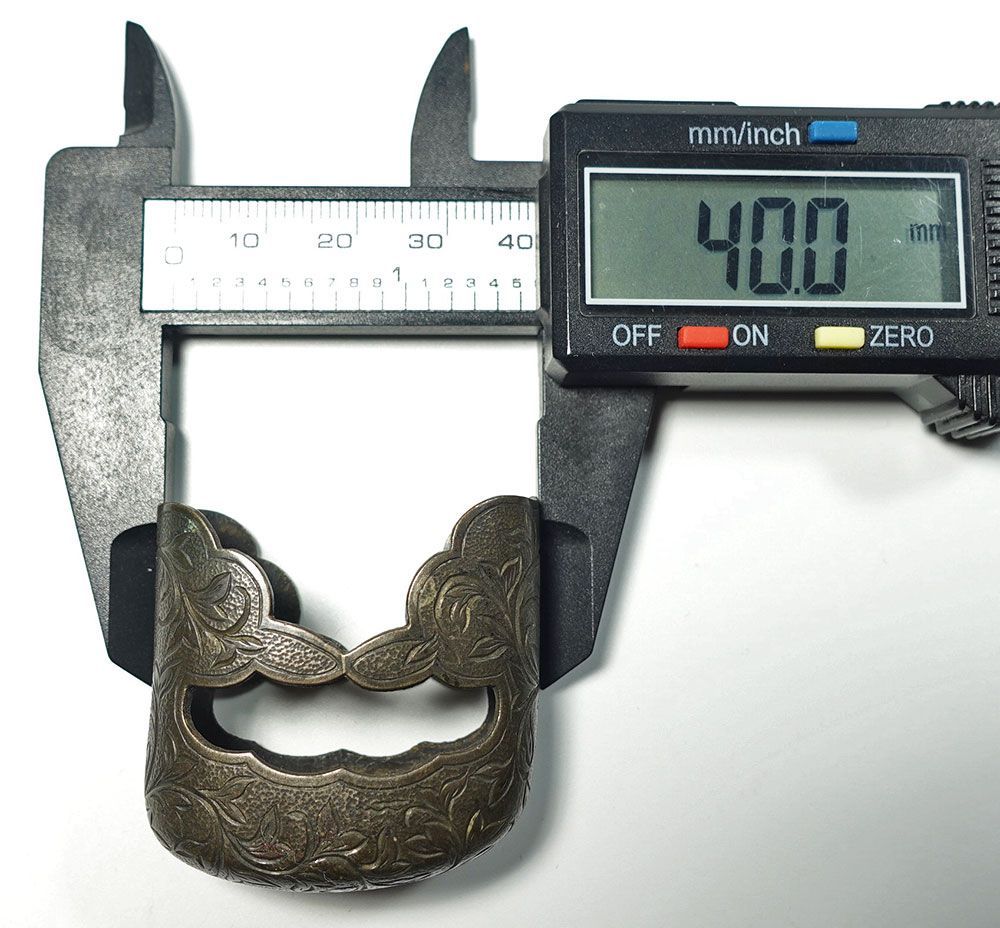 鐺 こじり 朧銀製 無銘 小尻 コジリ 毛彫 唐草文 石突金物 刀装小道具 外装 拵 重さ26 6 g 日本刀 刀剣 武具 SDA