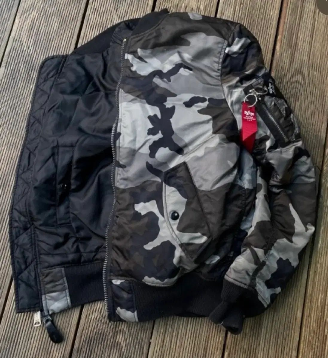 アルファインダストリーズ MA-1 カモフラ ブラック リバーシブル M