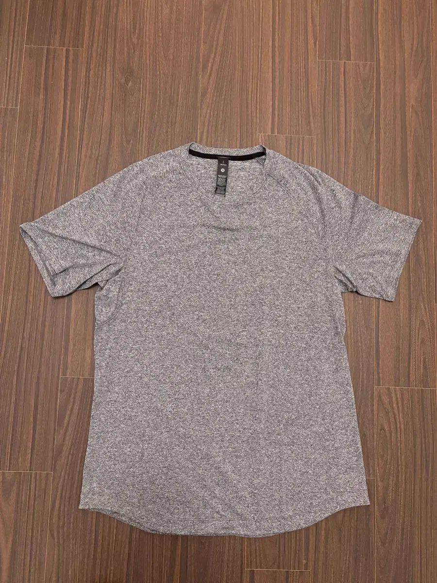 lululemon ライセンス トゥ トレイン ショート スリーブ Sサイズ