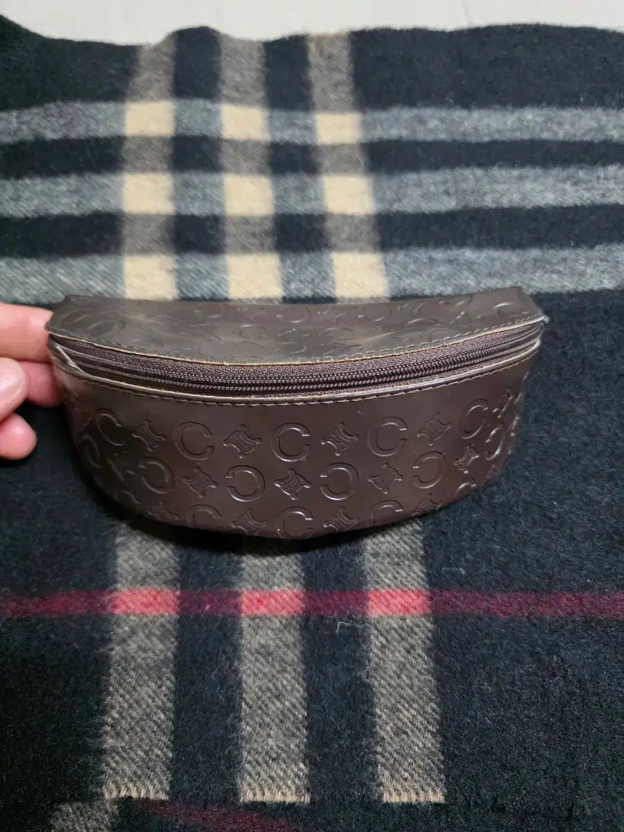 セリーヌ ブラウン