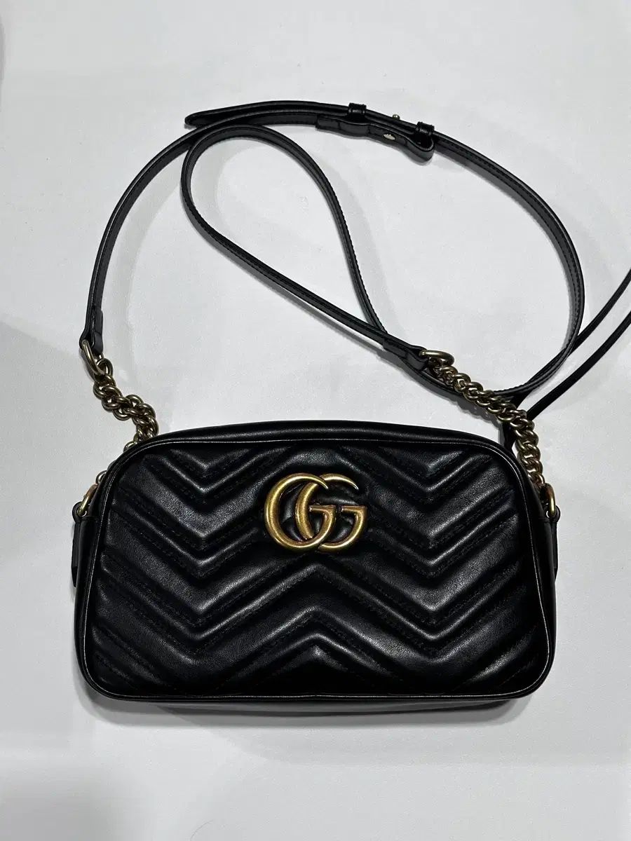 グッチ GG マーモント マトラッセ カメラバッグ スモールサイズ