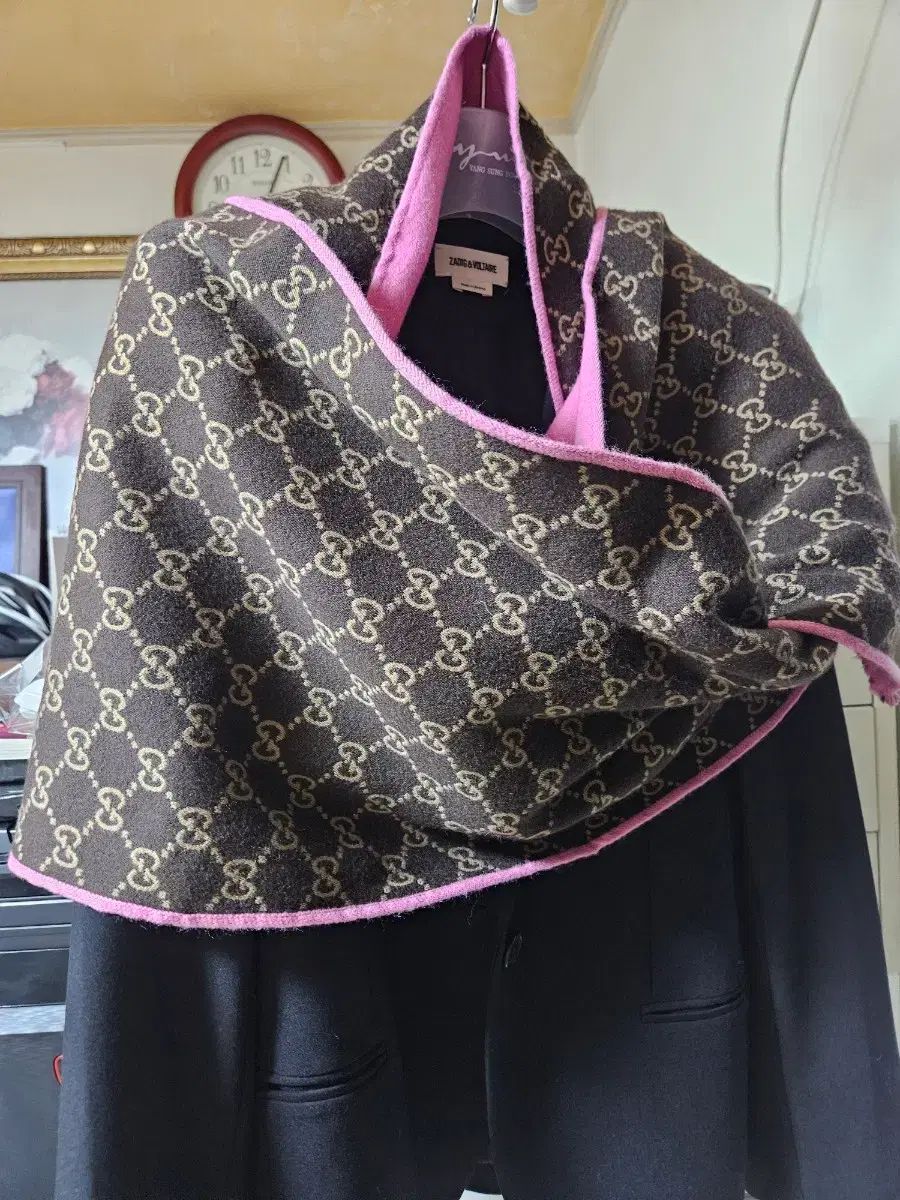  グッチ GG ロゴ ブラウン ピンク マフラー マフラー 小物