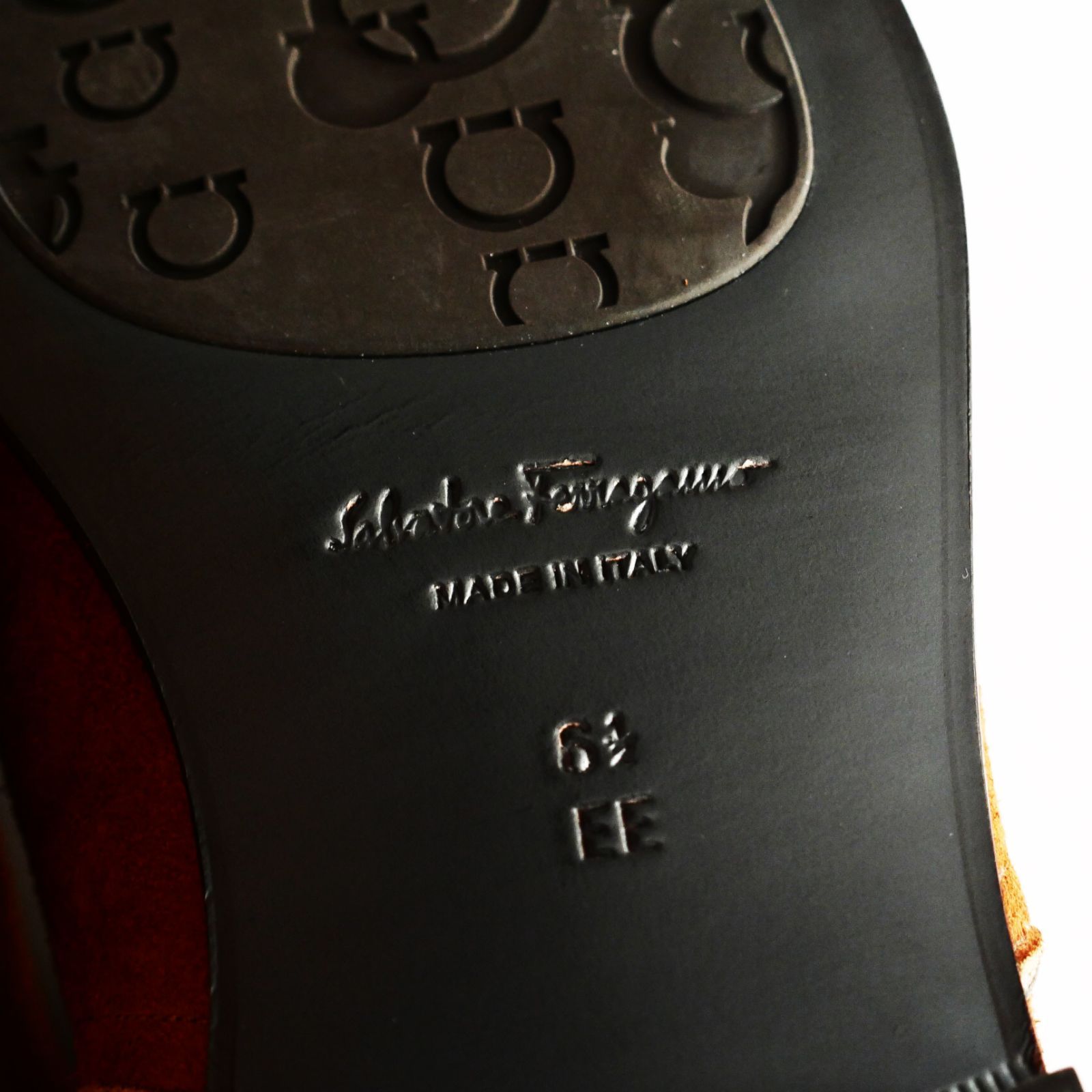 2●FERRAGAMOフェラガモ●足元に宿る品格ガンチーニメタル●上質レザーブーツ●メンズ●グッチなどお好きな方も