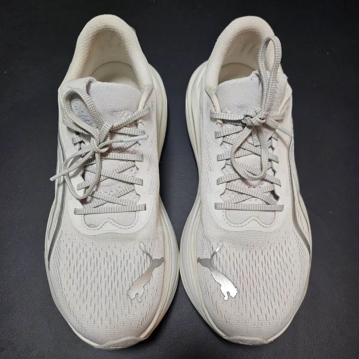 プーマ マックス ナイトロ 白 シルバー 260