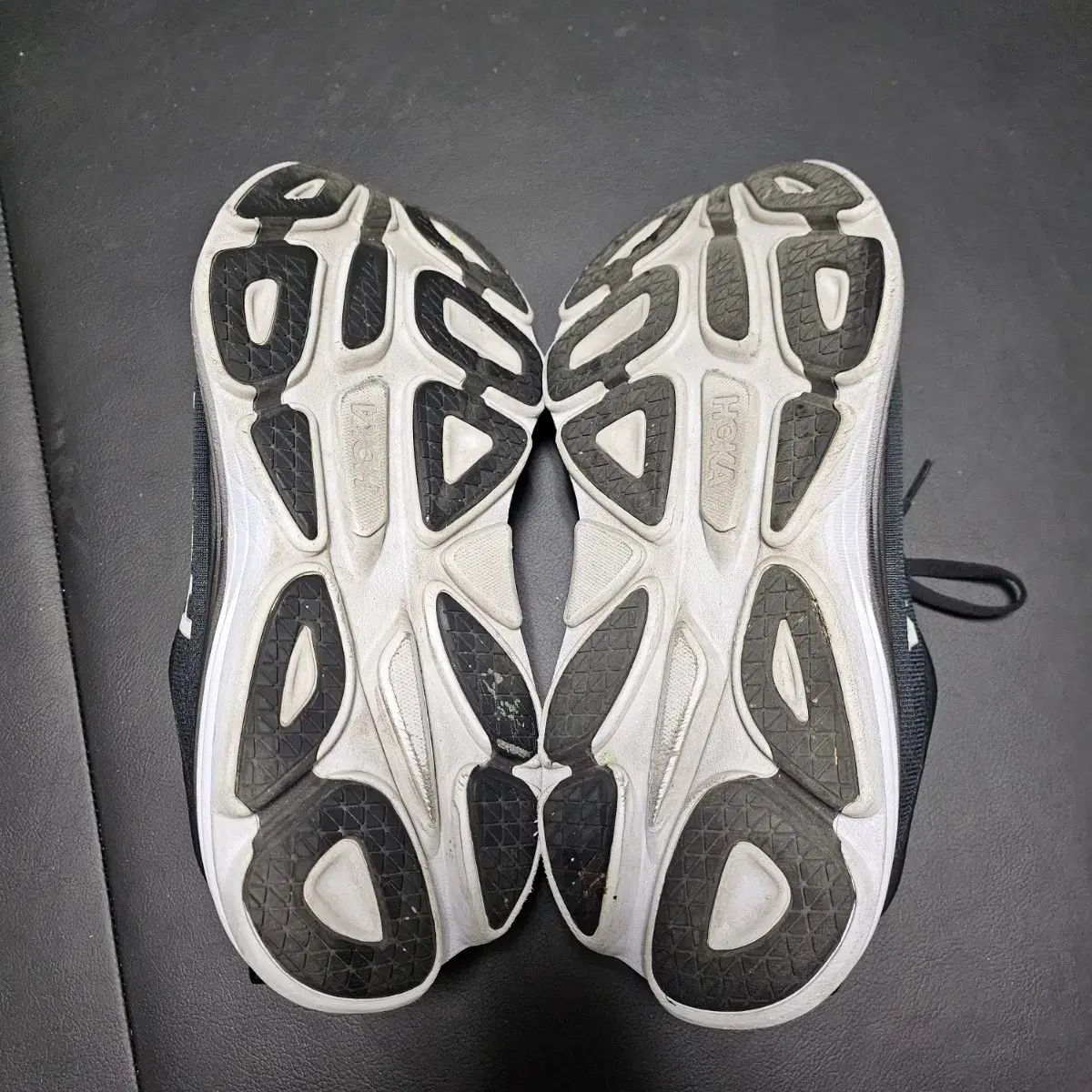 ホカオネオネ ボンダイ8