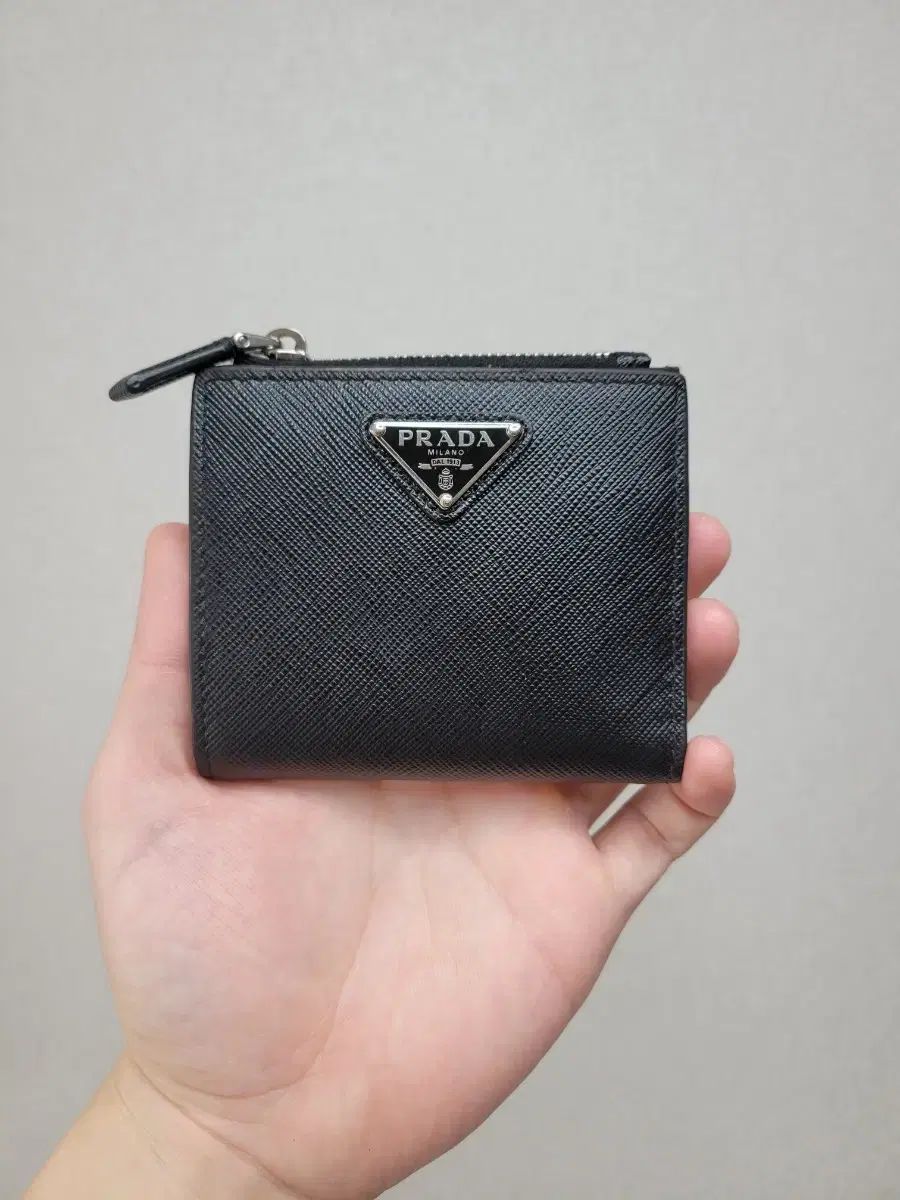 フルセット PRADA プラダ サフィアーノ ジッパー 中財布