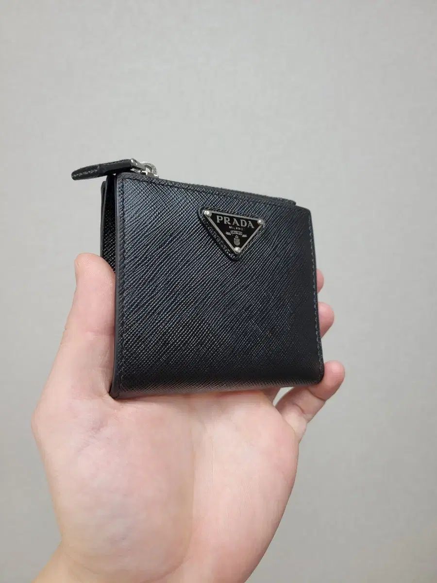 フルセット PRADA プラダ サフィアーノ ジッパー 中財布