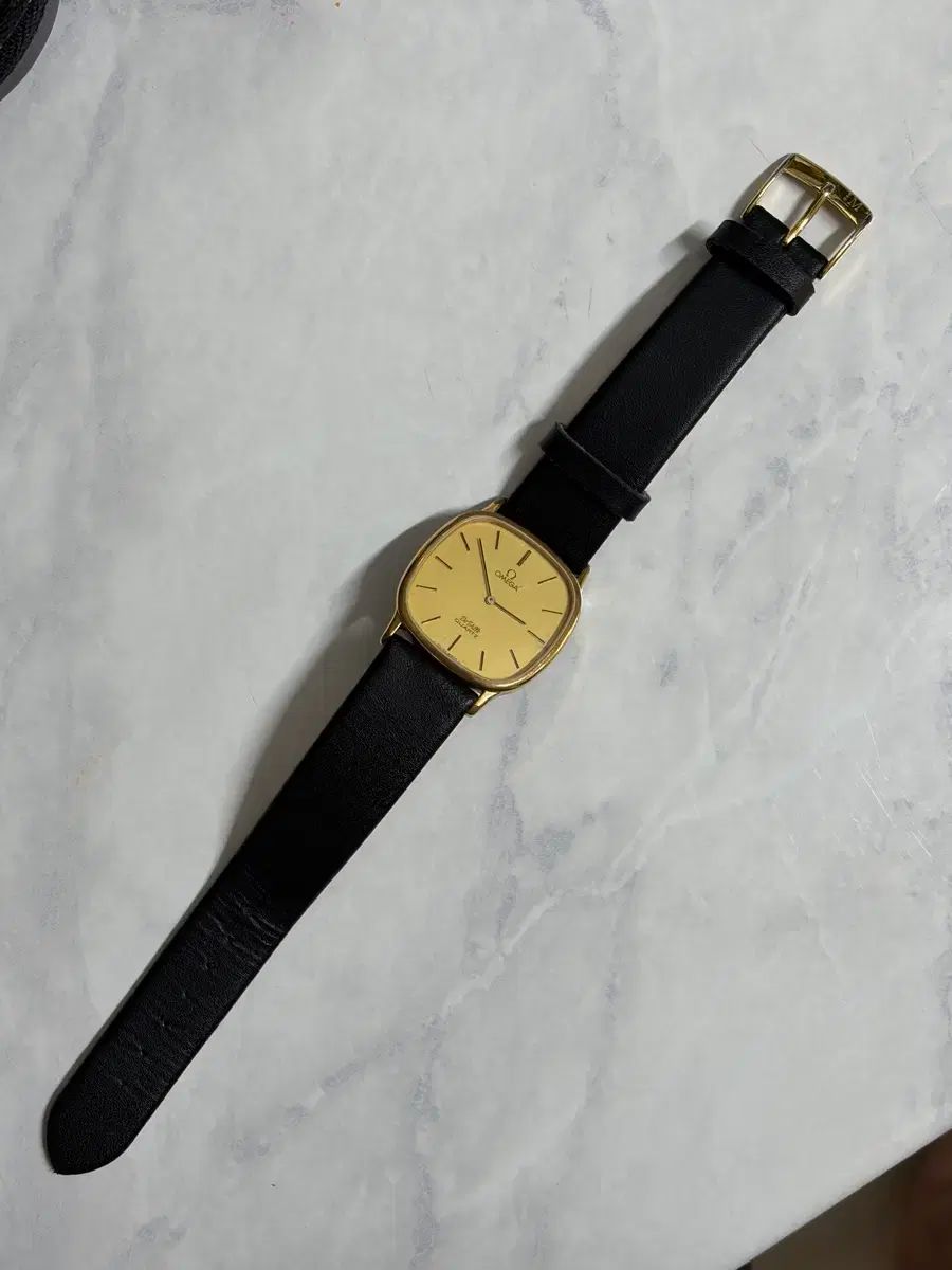 ヴィンテージ OMEGA オメガ デヴィル クオーツ Tシャツ