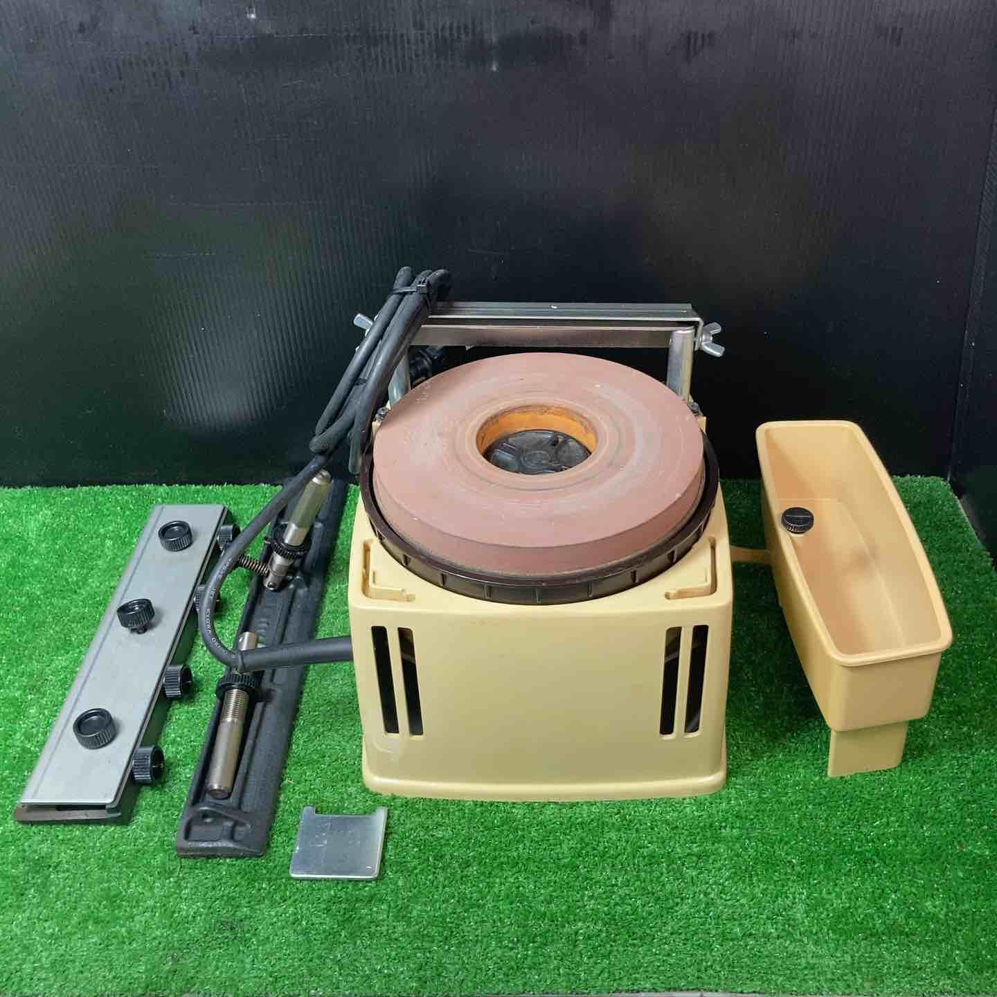 マキタ makita 刃物研磨機 9820 刃物とぎ機 箱 説付き