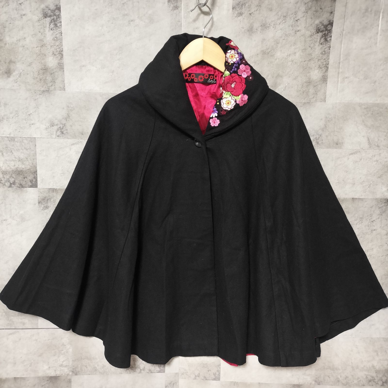 ふりふ フリフ ウール ポンチョ Мサイズ ケープ 羽織り 花柄 刺繍 ブラック 黒色 和装 着物