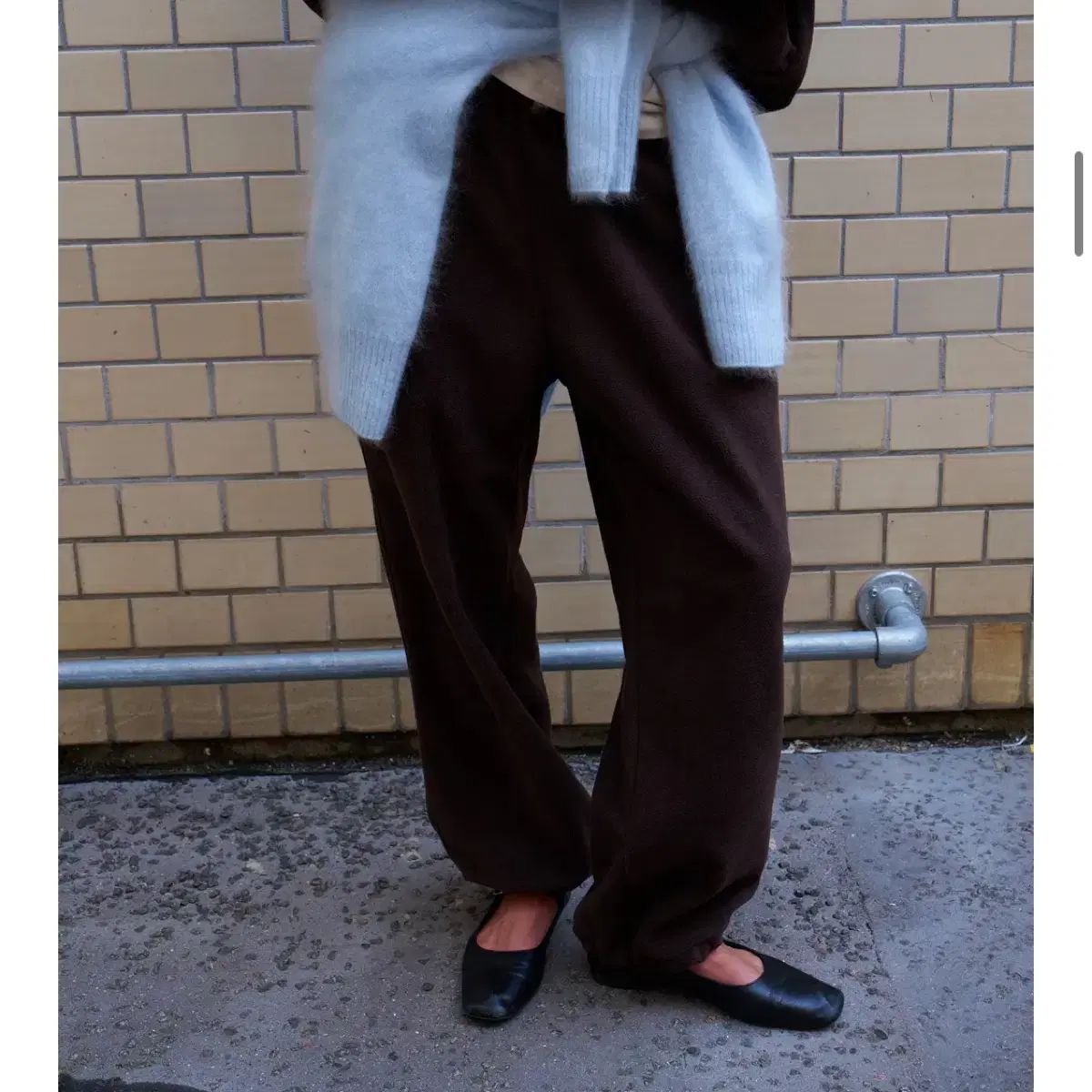 ネセサリー Free Fleece Pants Brown