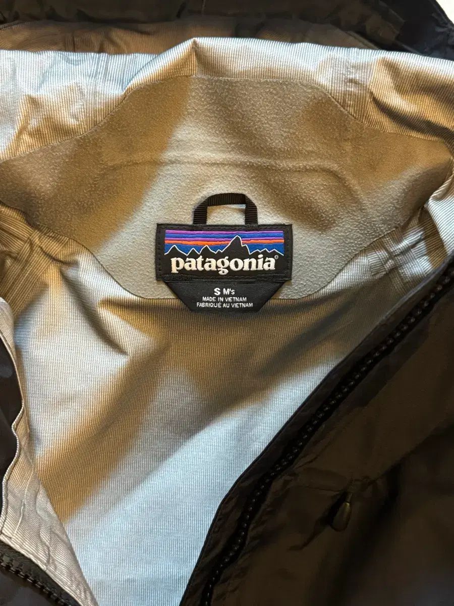 パタゴニア トレントシェル 3 L レイン ジャケット ブラック S キャンプテーブル その他 